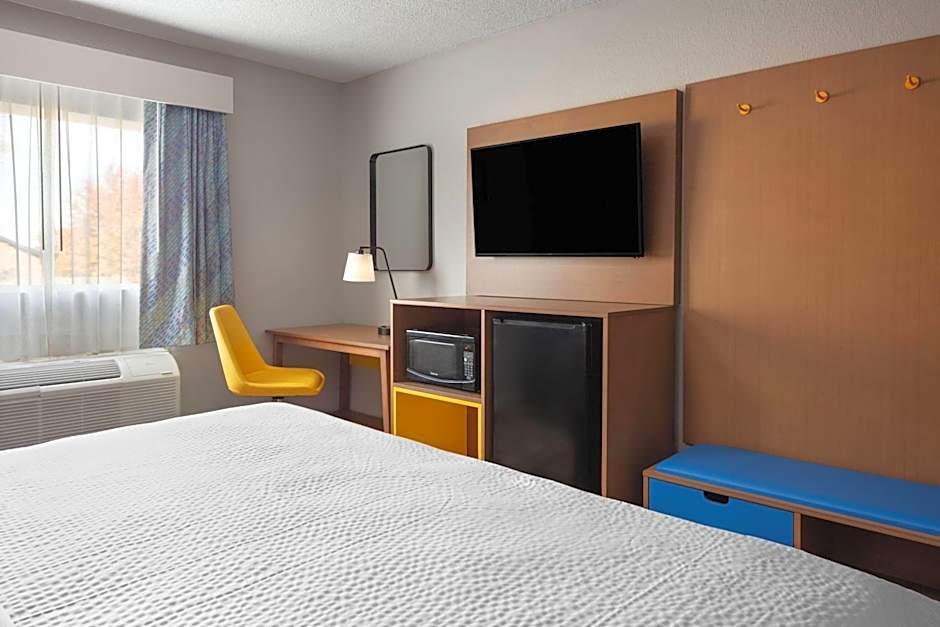 Days Inn by Wyndham Omaha NE