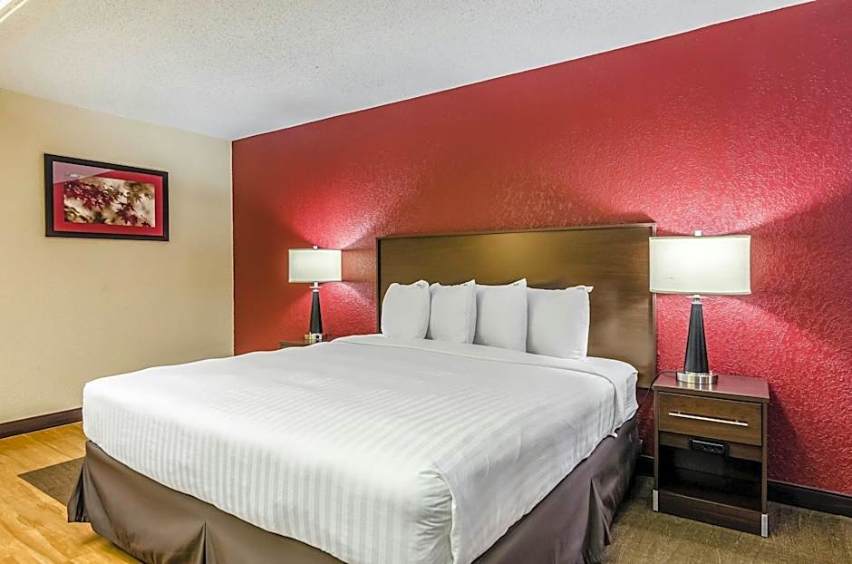 Red Roof Inn PLUS+ Wichita East