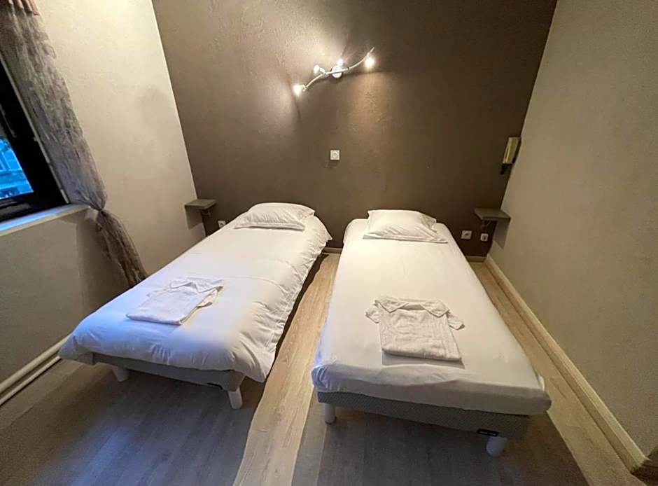 L'Excess Hotel