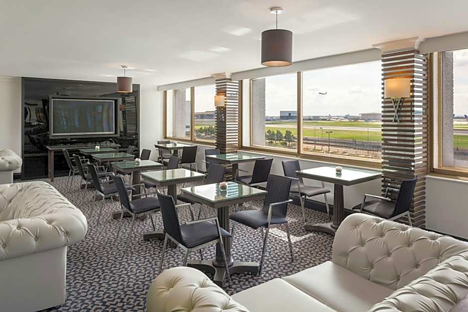 Renaissance by Marriott London Heathrow Hotel