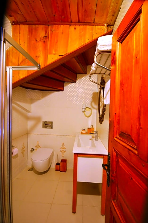 KARAÜZÜMLER KONAĞI