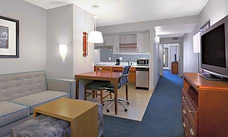 King Suite with Sofa Bed and Bathtub- Disability Access/Non-Smoking