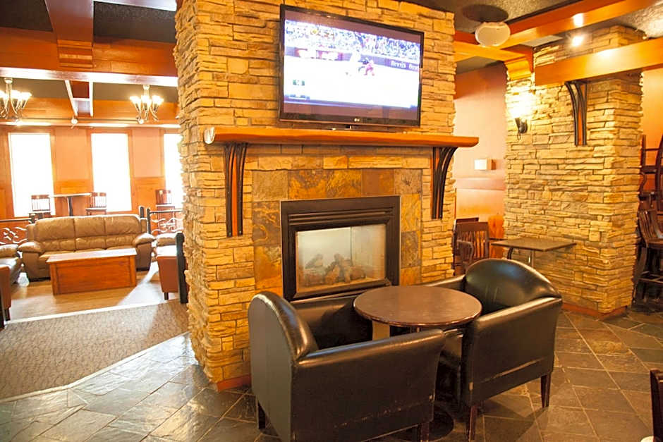 Twin Pine Inn & Suites