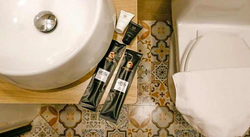 Golden Roof Hotel Seri Iskandar