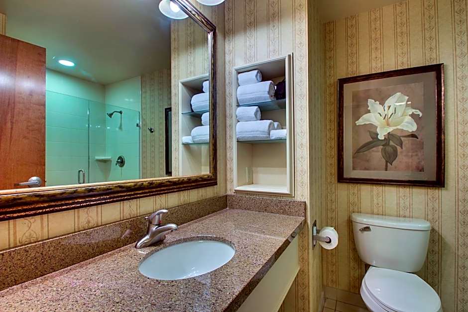 The Inn at Charles Town / Hollywood Casino