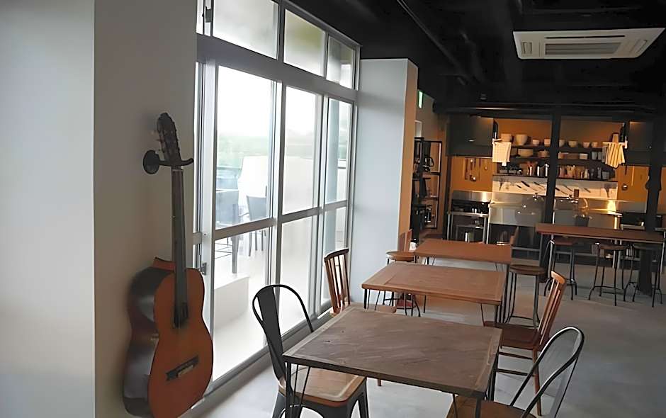 J-Hoppers Lake Biwa Guesthouse