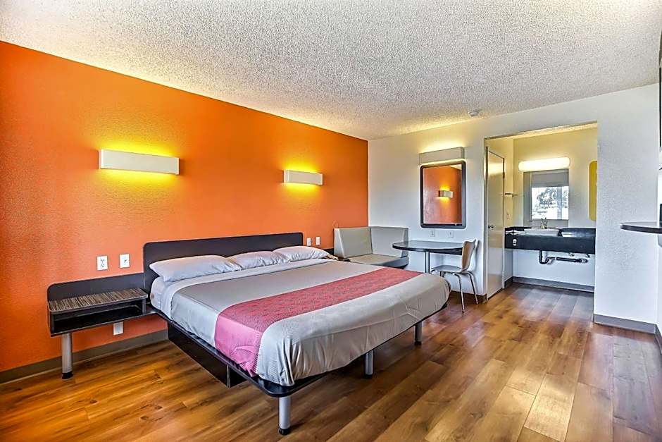 Motel 6 Oakland - Embarcadero