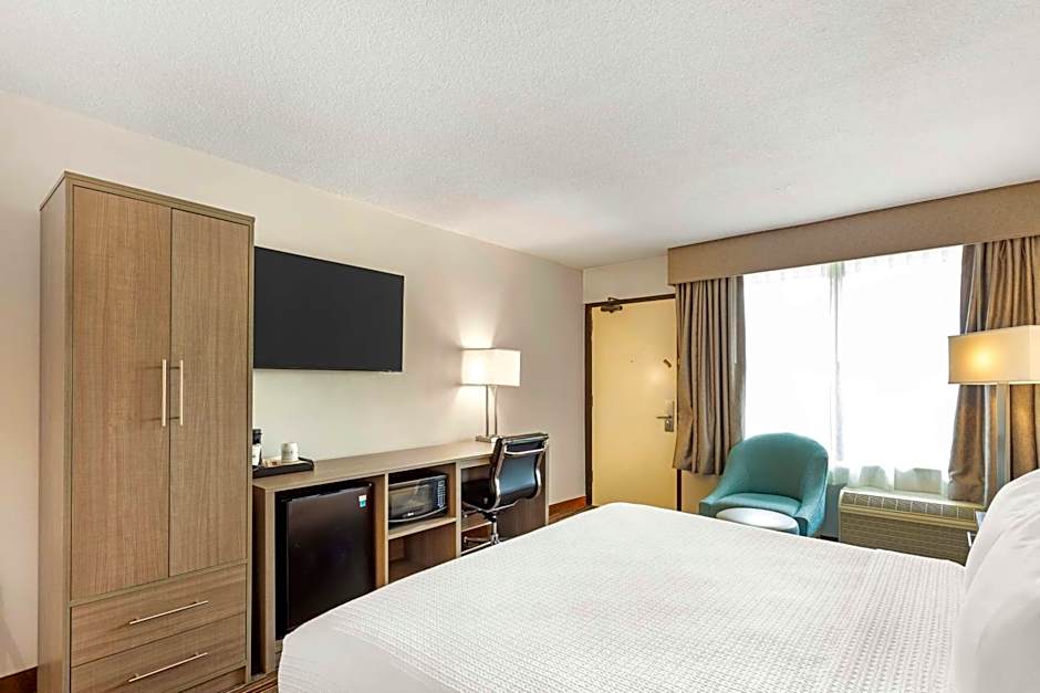 Best Western Mill River Manor