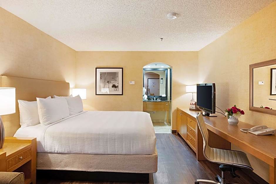 Best Western Plus Las Brisas Hotel