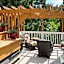 Kelowna Bed & Breakfast - CHATHAM HOUSE