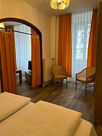 City Hotel Post 12
