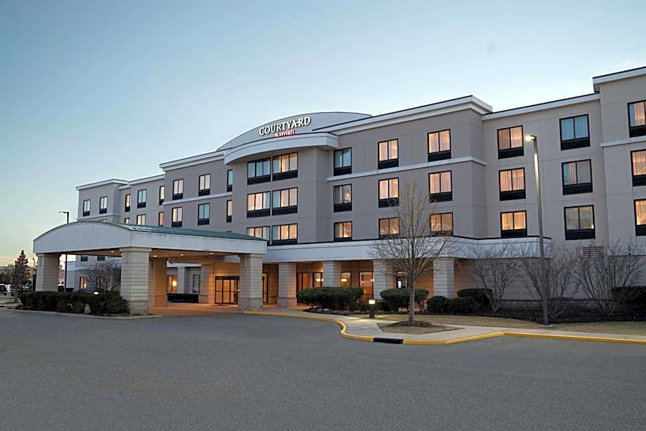 Courtyard by Marriott Republic Airport Long Island/Farmingdale