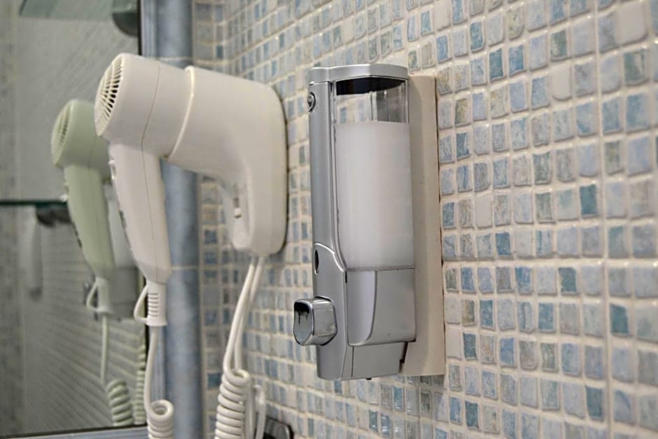 MR Living Bed & Breakfast