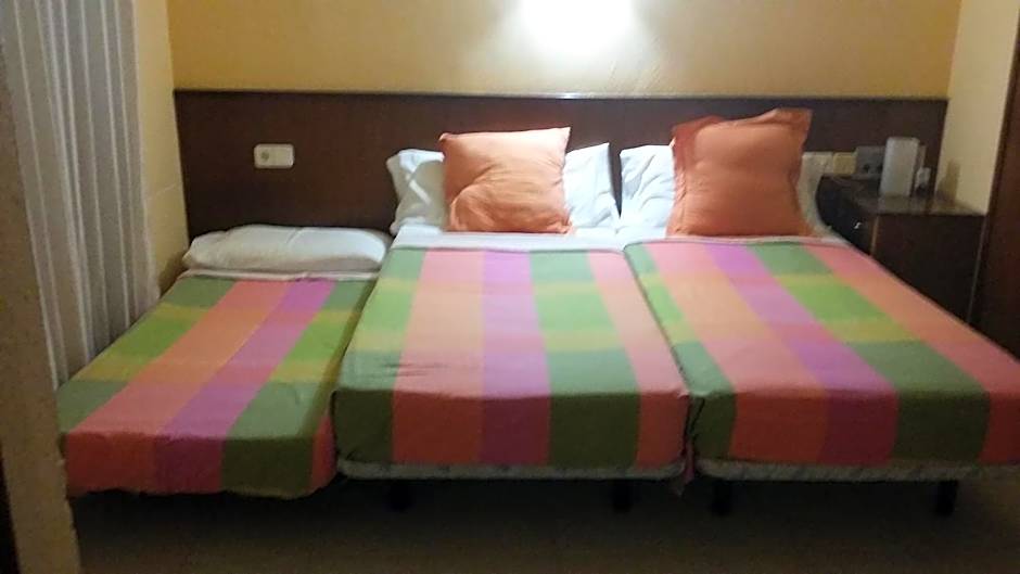 Foto 1 di 5 di Triple Room