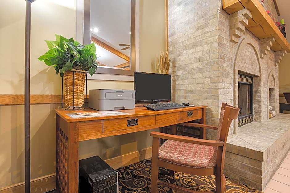 AmericInn by Wyndham Tomah