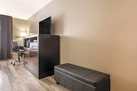 King Room - Non-Smoking