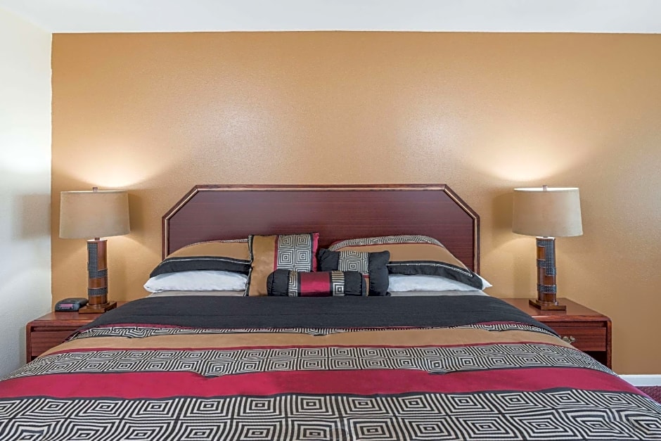 Knights Inn Kirksville