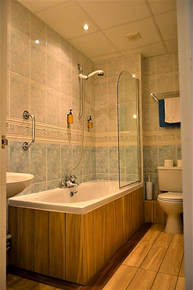 Oliver Cromwell Hotel