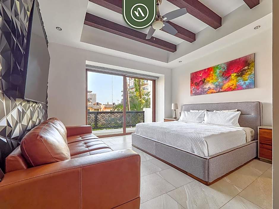 Luxury 2BR Condo in Romatic Zone - Rooftop Pool