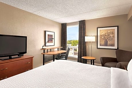 1 King Bed, Non-Smoking