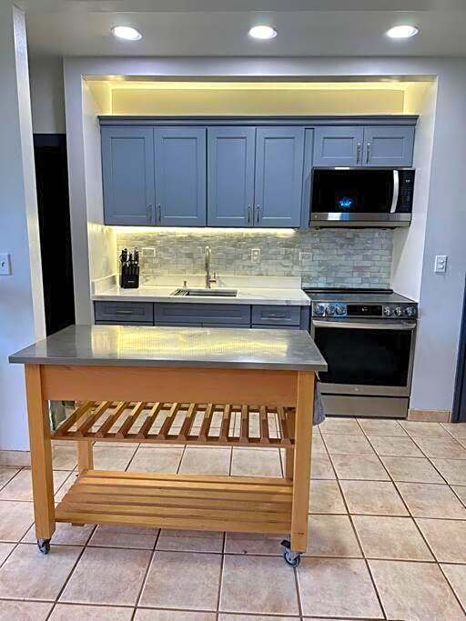 Kepuhi Sunset Ocean View - Ground Floor Unit by Wrinkly Sheets, LLC