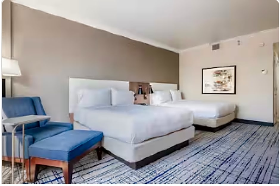 Photo 1 of 2 of 1 King Bed, Mobility Accessible, Roll in Shower, Corner
