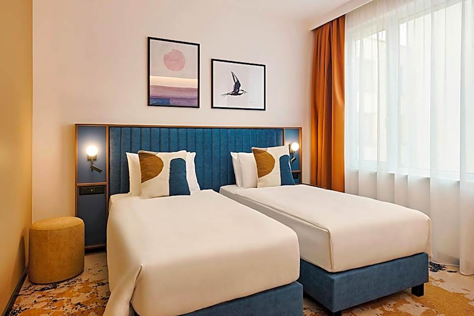 D8 Hotel