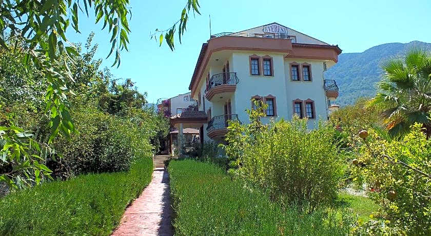 Everest Apart Hotel