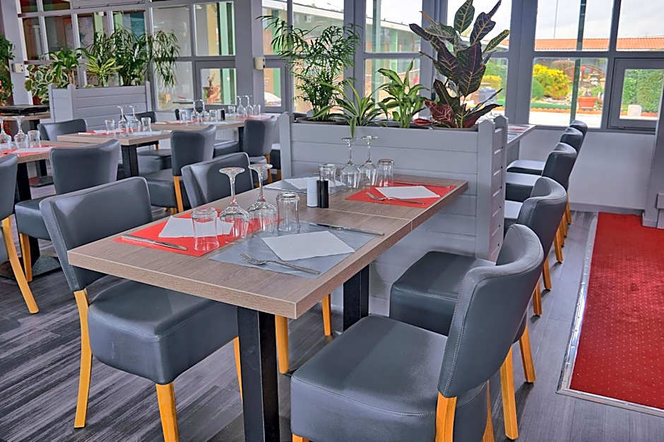 Hotel Restaurant Les Jardins D'Epone
