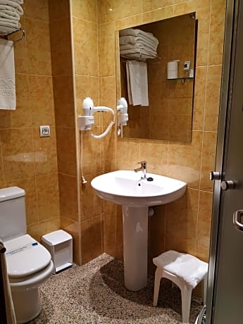 quintuple room with Sloping celings