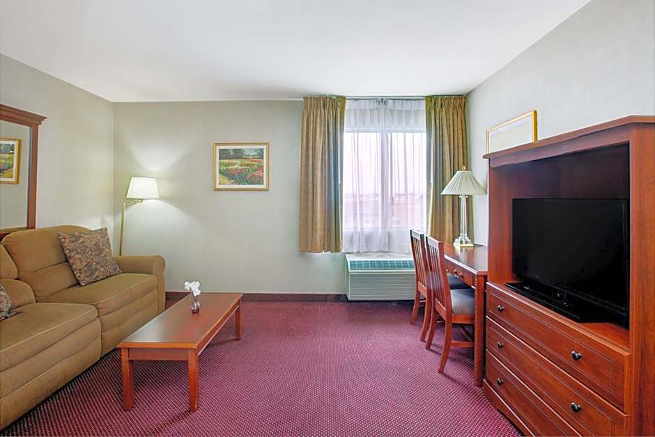 Ramada by Wyndham Hawthorne/LAX