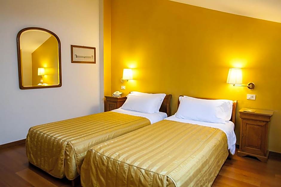 Hotel Diana