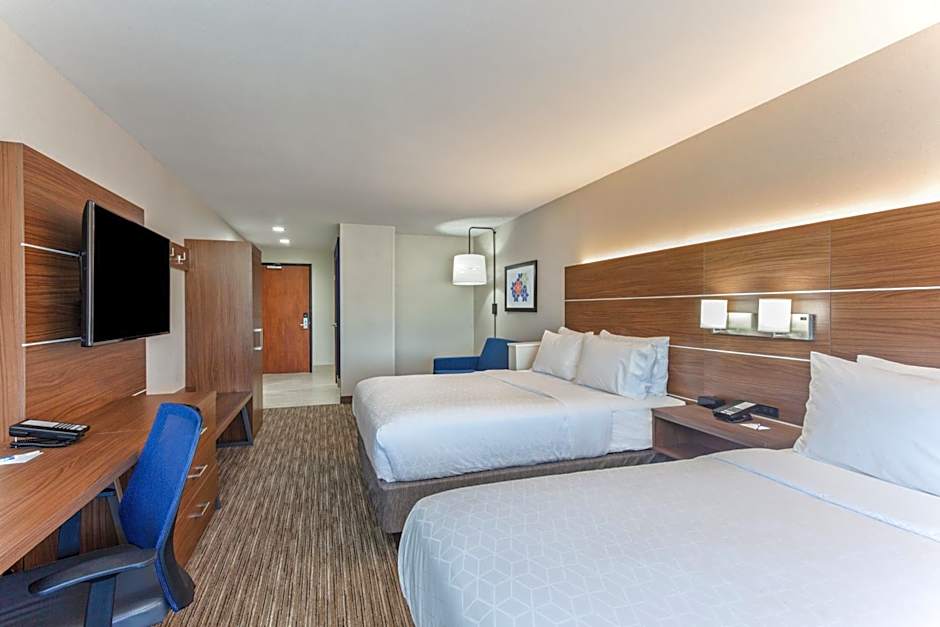 Holiday Inn Express & Suites Elk Grove West I-5 By IHG