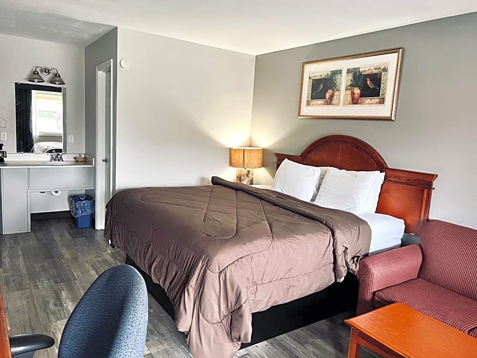 Ozark Inn & Suites