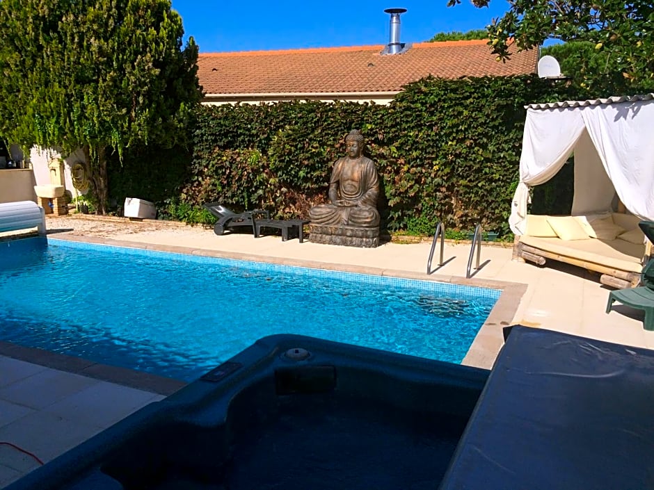 Villa Piscine indépendante sans vis à vis ET un studio sans accès piscine 2 possibilités au choix avec wifi