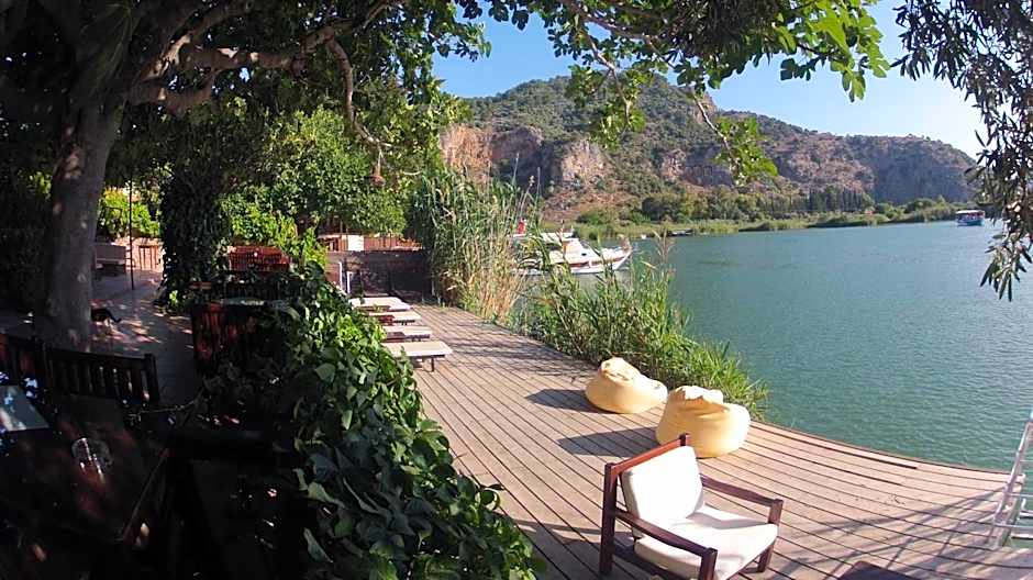 Lindos Pension