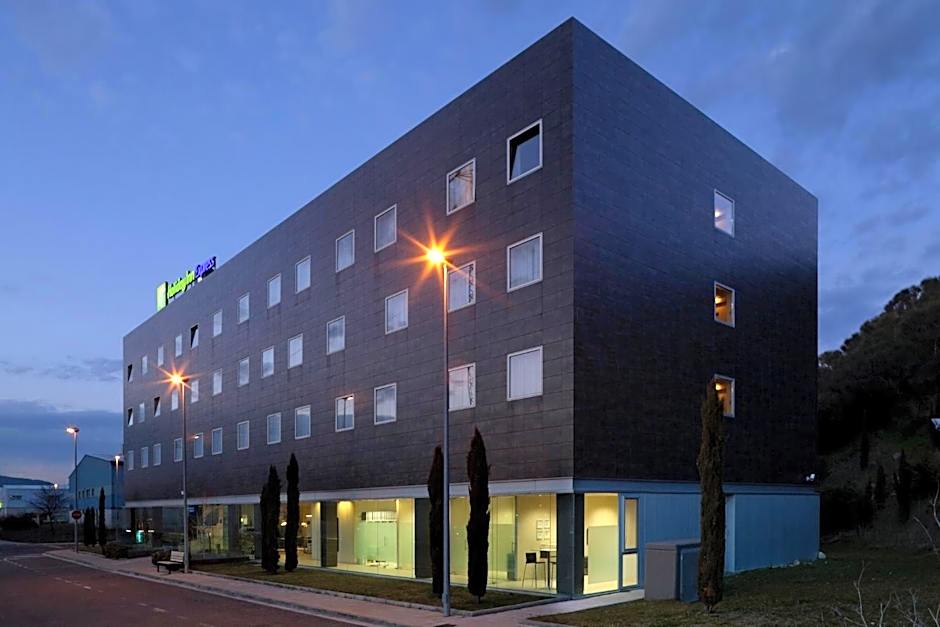 Holiday Inn Express Pamplona By IHG