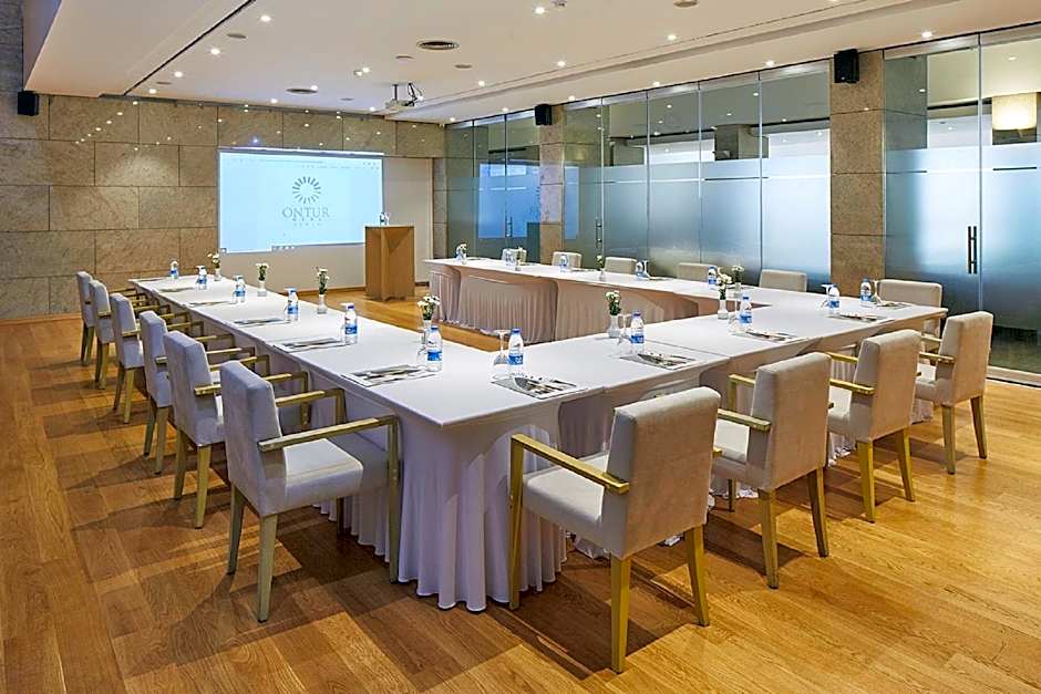 Ontur Izmir Otel