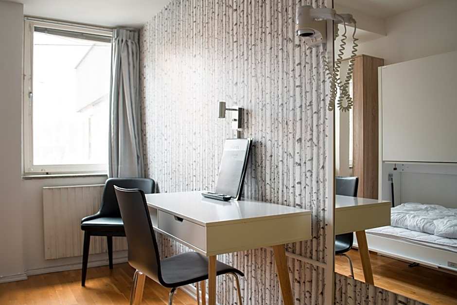 Slottsskogens Hostel