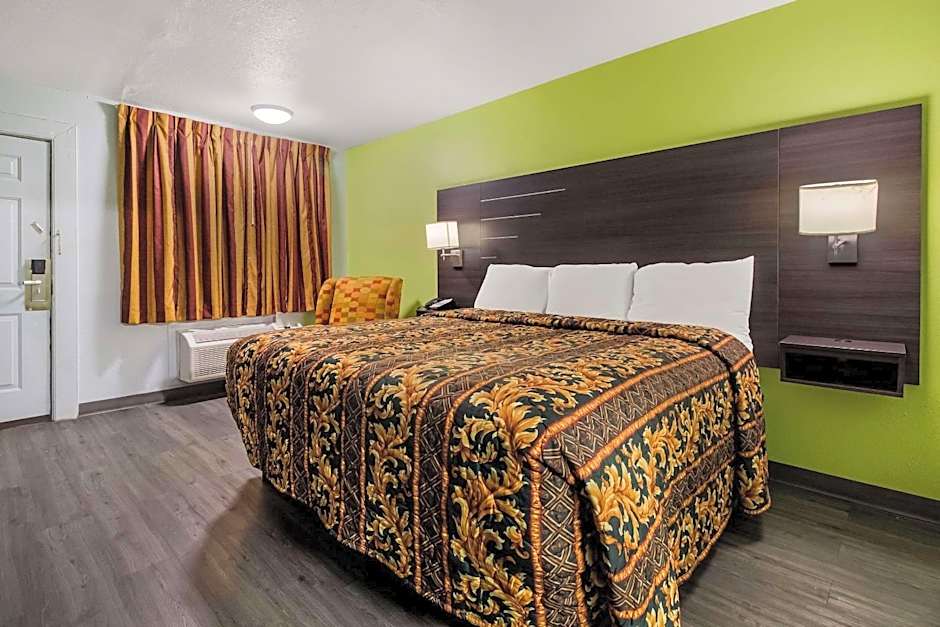 Rodeway Inn Conference Center