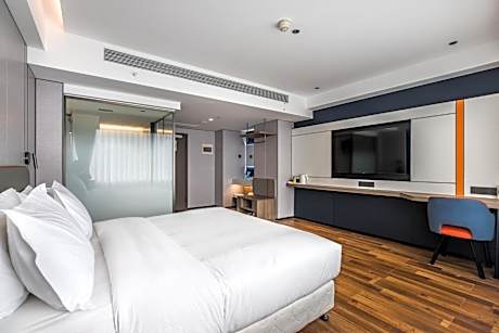 Standard King Room with Extra Space