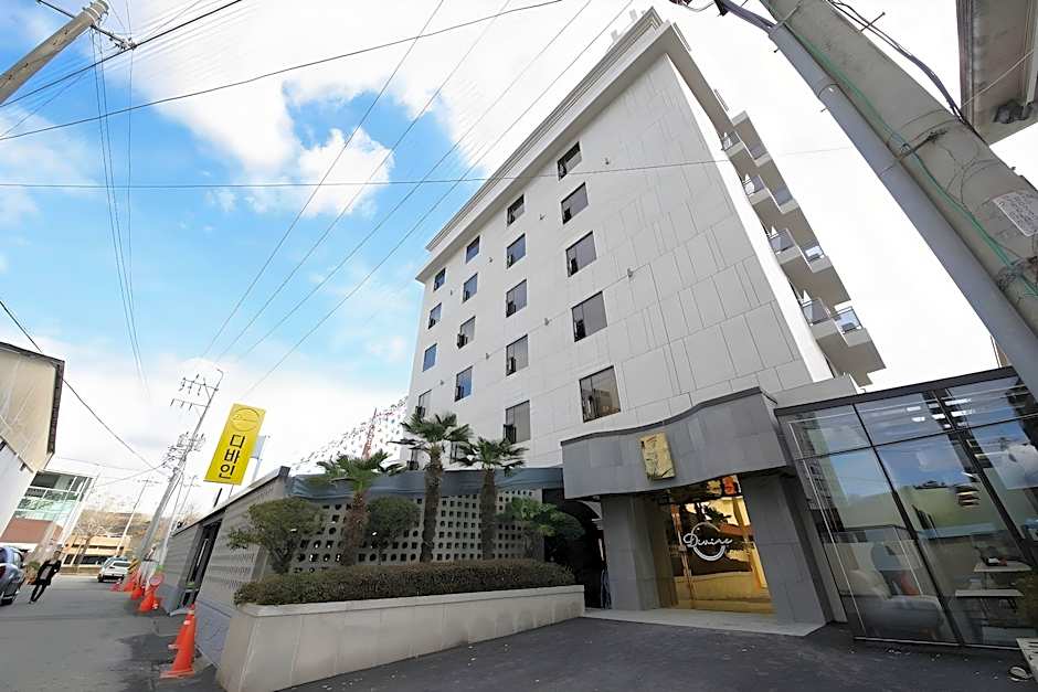Hound Hotel Suncheon station