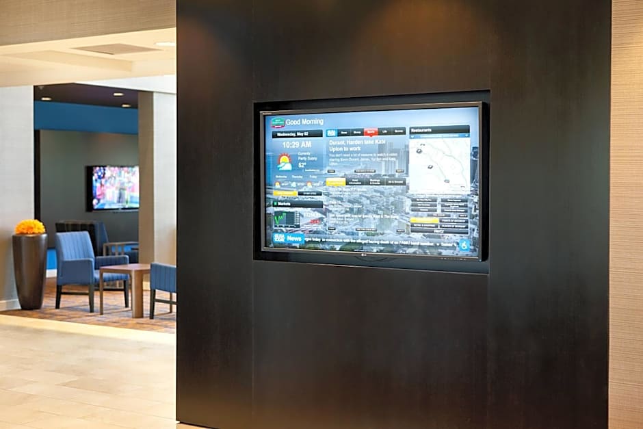 Courtyard by Marriott Oakland Airport