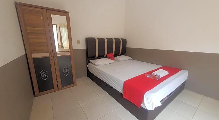 RedDoorz @ Permana Homestay near Supadio Airport Pontianak