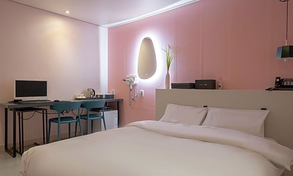 Uiwang Hotel Nine