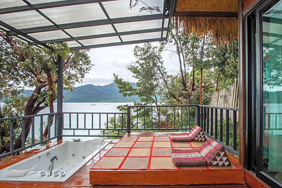 Casa De Lipe Pool Villa