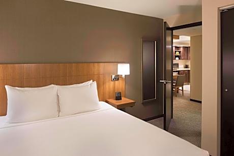 One-Bedroom Suite with Sofa Bed