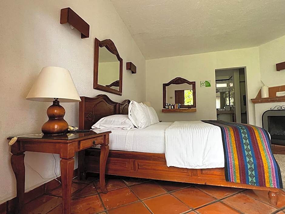Casa Bugambilia, Un Pequeño Hotel en Tepoztlán