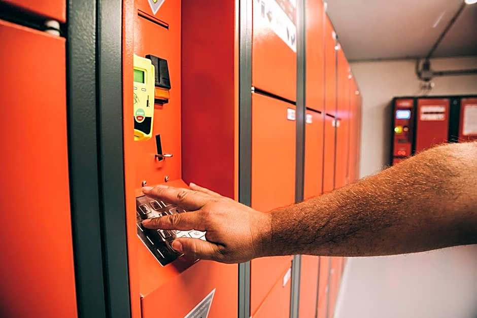 AMISTAT Island Hostel Ibiza - ALBERGUE JUVENIL