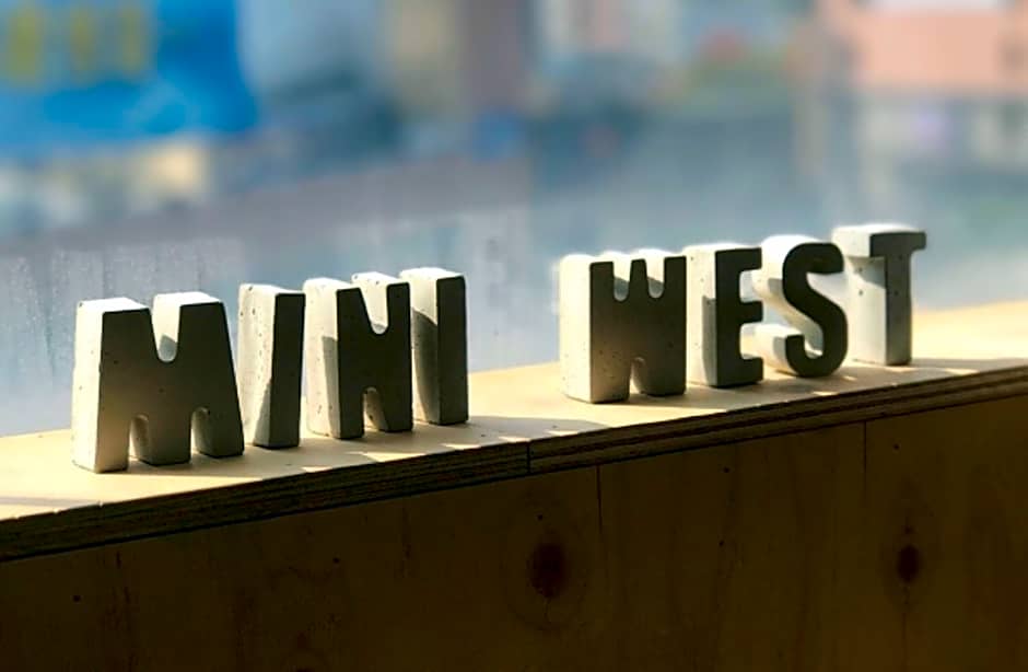 Mini West Hotel